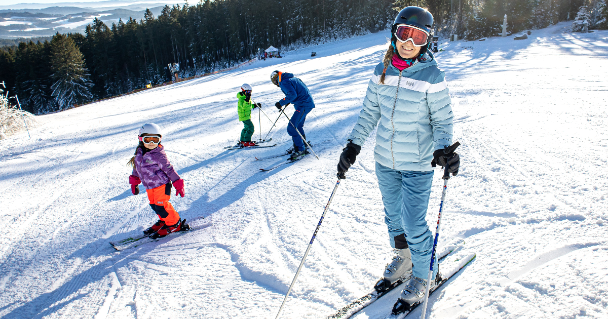 Soutěžte na Frekvenci 1 o rodinné skipasy na Lipno a v pátek navíc o víkendový pobyt!