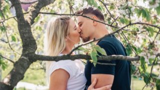 “Pitomej” Valentýn vs. první máj: Pusa pod třešní aspoň nic nestojí