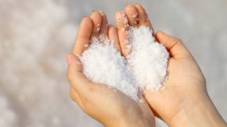 Tyhle běžné věci vám mohou posloužit i&nbsp;jinak. Například sůl vám pomůže zbavit se zápachu