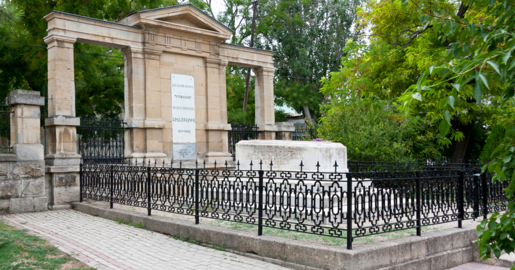 Muž se neuměl smířit se smrtí matky. Její tělo vykopal z&nbsp;hrobu a&nbsp;následně mumifikoval