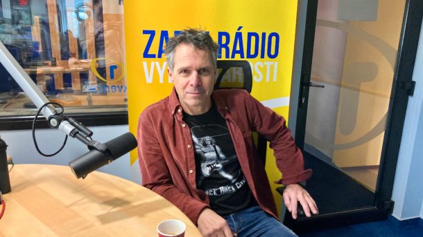 Janek Ledecký: Internet je bezednou pokladnicí skvělých návodů k hraní. To je velká výhoda dnešních muzikantů