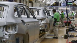 Nárůst přes třicet procent: Výroba aut v&nbsp;prvním čtvrtletí vzrostla skoro o&nbsp;třetinu