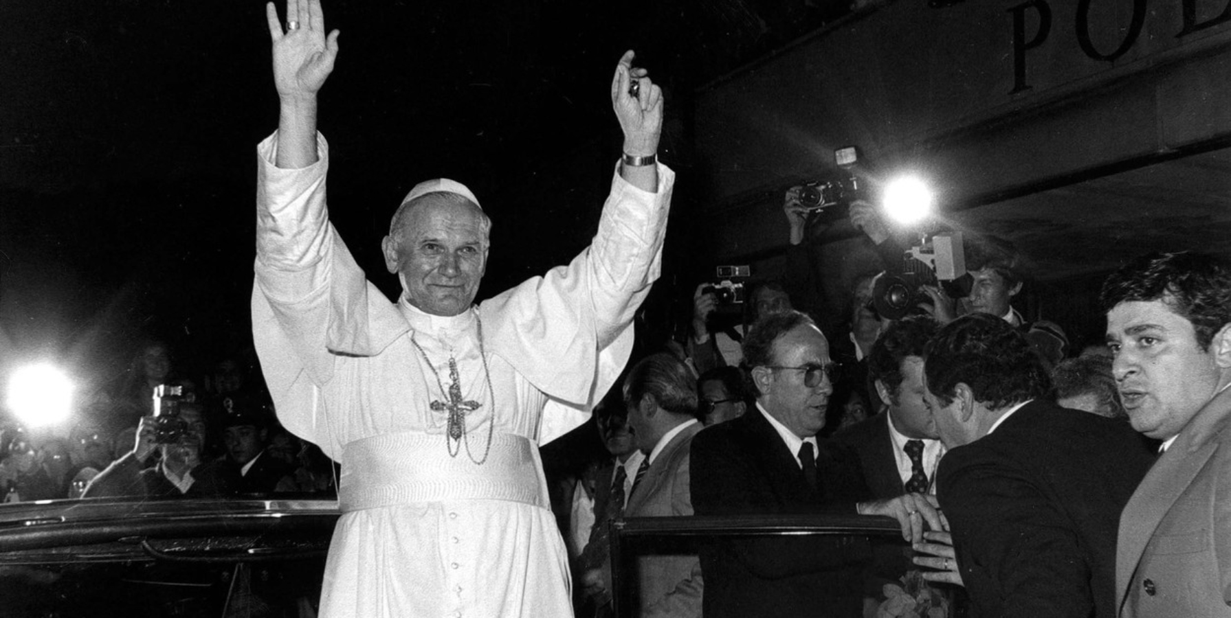 27.&nbsp;dubna byl svatořečen Jan Pavel II. Mnoho věřících inspiroval k&nbsp;tomu, aby bojovali s&nbsp;nepřízní osudu