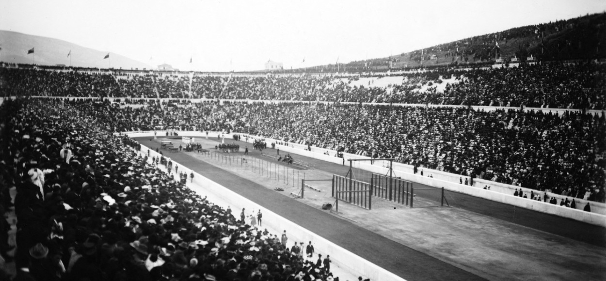 6.&nbsp;dubna začaly první moderní letní Olympijské hry. Řecko muselo vyhlásit státní bankrot