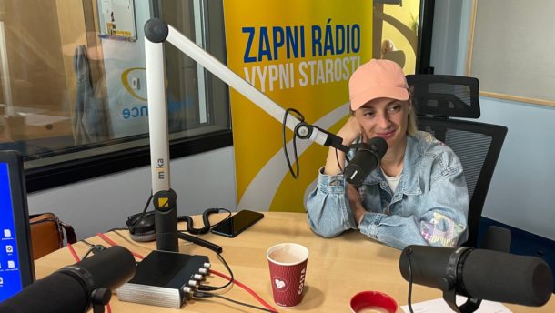 Bára Poláková: Všechny temné písničky jsme z desky vyházeli a pošleme skrz ní radost