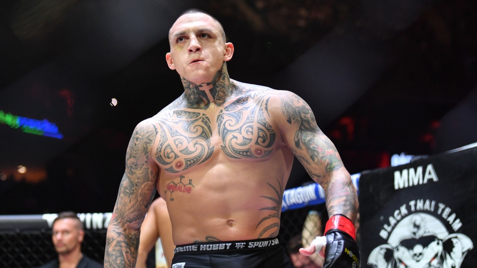 Co se stane, když se potká MMA zápasník s pořadem Výměna manželek? Gábor Boráros se rozhodl čelit nové výzvě