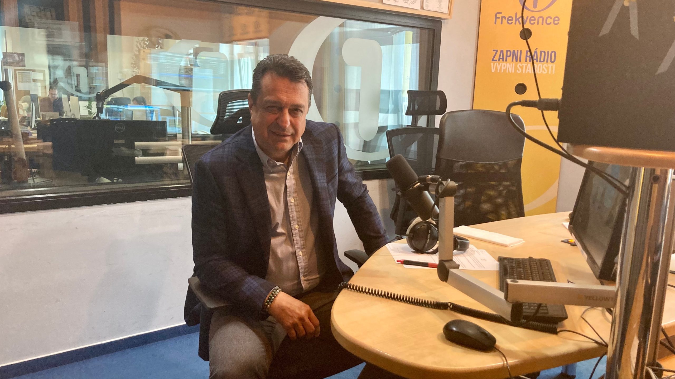 Letiště ceny letenek neovlivňuje. Letecké společnosti jen využívají vyššího zájmu ze strany cestujících, říká Pos