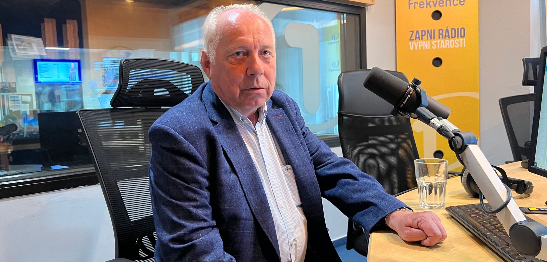 Bohumír Dufek: Dluh zavinili politici, proto musíme začít od nich