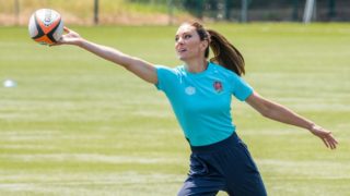 Princezna Kate se ničeho nebojí. Ve sportovním kompletu si zkusila velmi drsný sport
