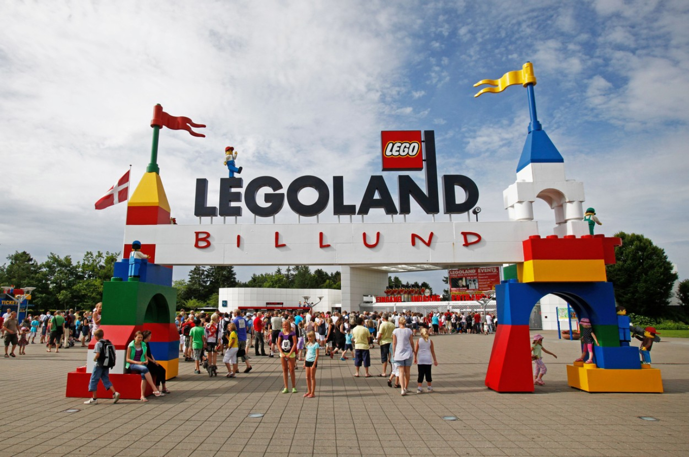 7.&nbsp;června se otevřel první Legoland na&nbsp;světě. Dnes je to přesně 55 let