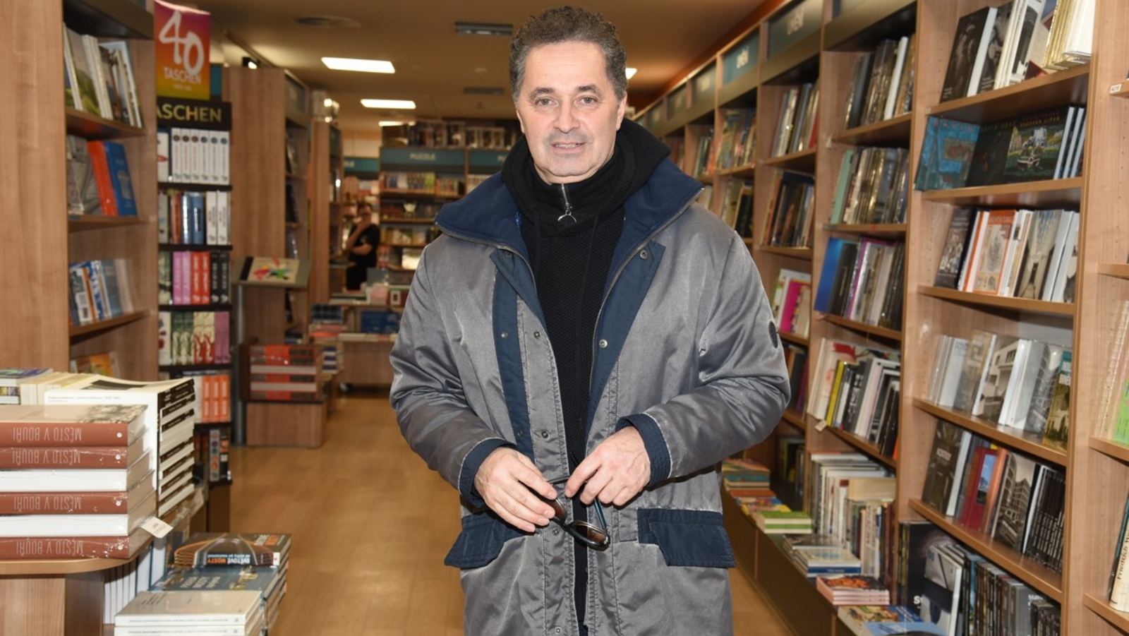 Martin Dejdar dostal v&nbsp;divadle padáka! Po&nbsp;39 letech končí ve Studiu Ypsilon a&nbsp;loučí se i&nbsp;se Specialisty