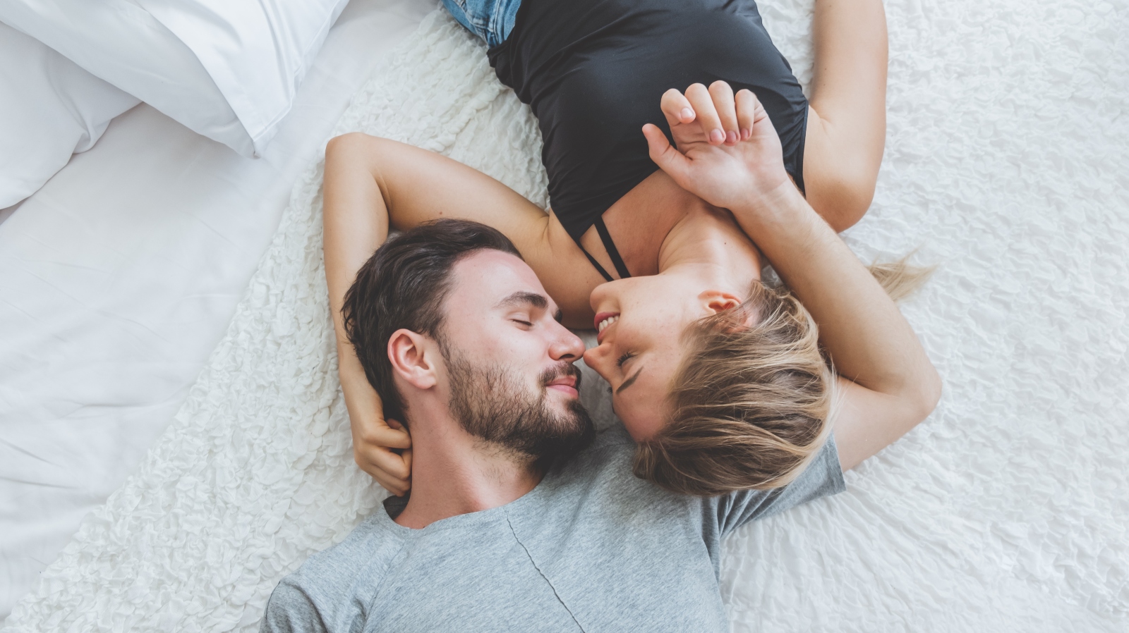 Rychlovka nebo dlouhé milování? Muži a&nbsp;ženy se shodli v&nbsp;tom, co je lepší