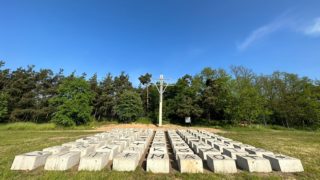V Česku se objevila záhadná kamenná šifra, obří monument děsí občany okolních vesnic