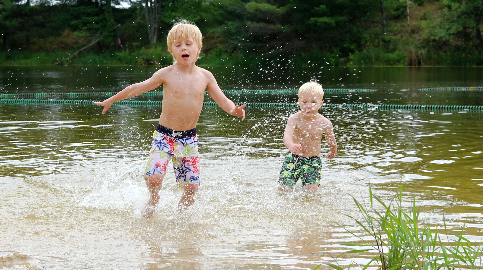 Dokonalé koupání v&nbsp;přírodě? Dávejte si pozor na&nbsp;otoky a&nbsp;vyrážky