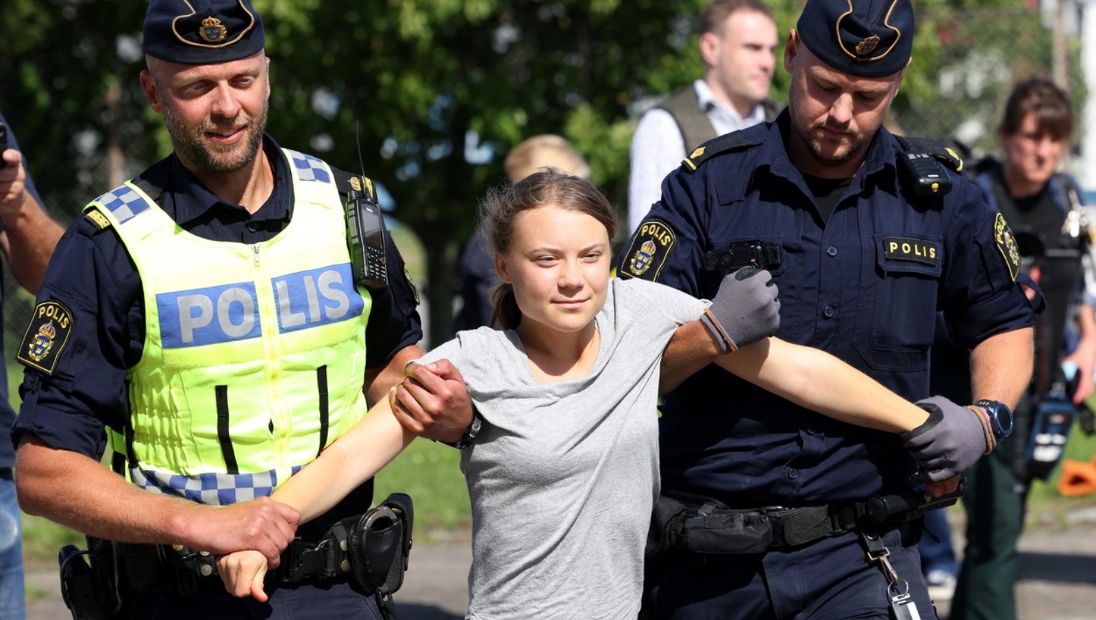 Dráždí hada bosou nohou! Gretu Thunberg zatkla police jen pár hodin poté, co dostala pokutu