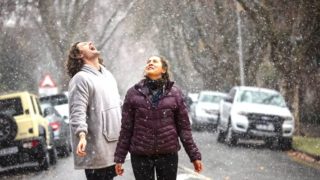 Nezvyklý pohled: V&nbsp;Johannesburgu poprvé za více než deset let napadl sníh