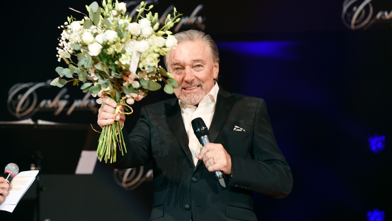 Na narozeniny Karla Gotta (†80) dostali fanoušci nečekaný dárek. Mistr promluvil pomocí umělé inteligence