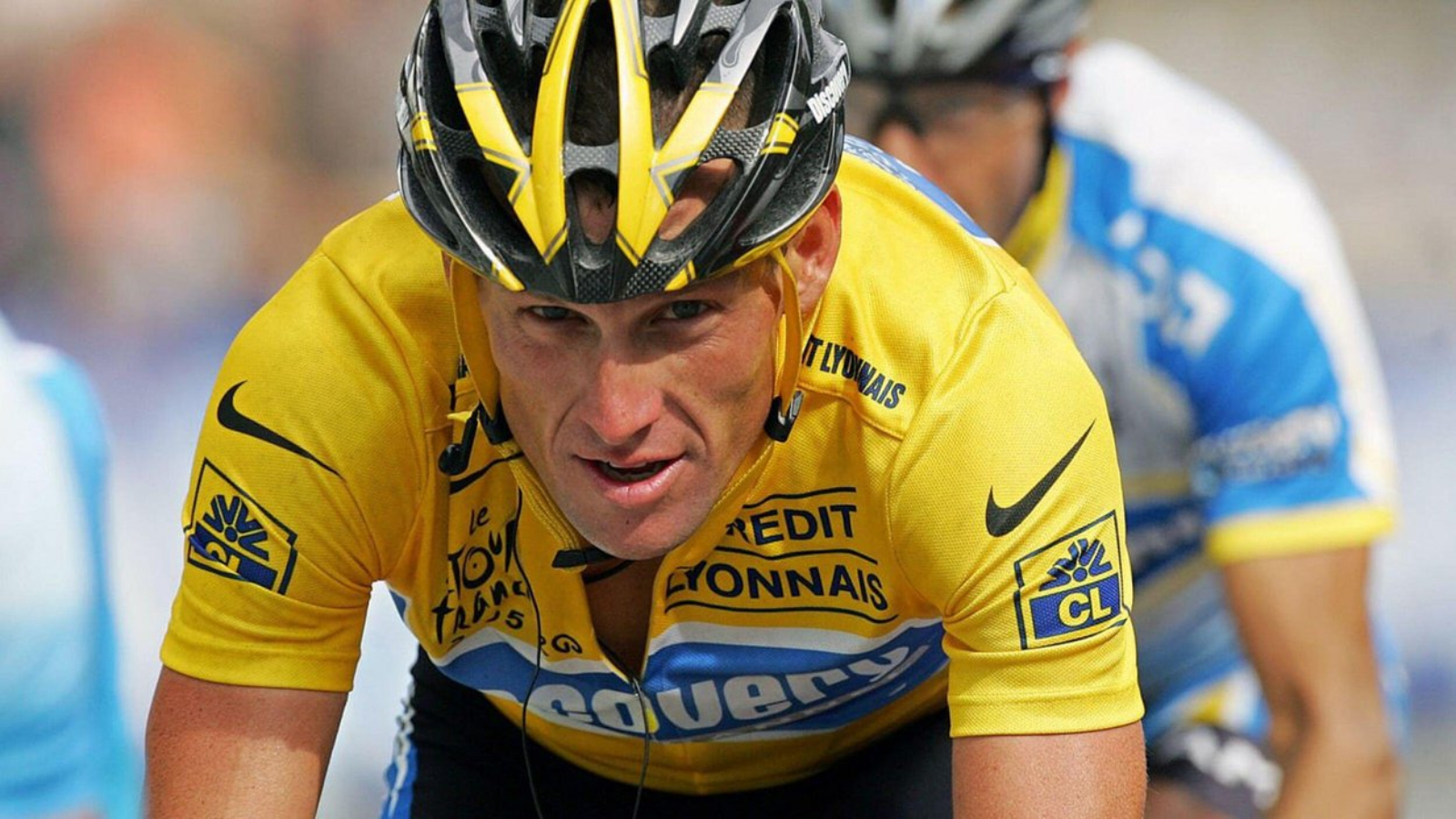 25.&nbsp;července Armstrong poprvé zvítězil na&nbsp;Tour de France. Přes všechny pády a&nbsp;skandály zůstal jako muž, který svým odhodláním porazil rakovinu