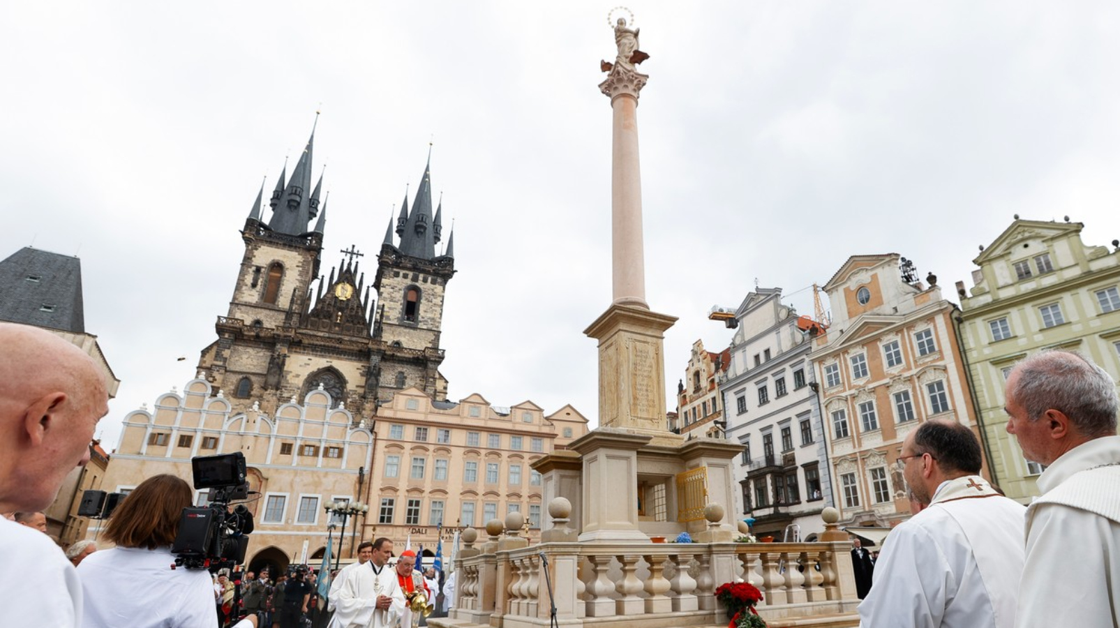 13.&nbsp;července byl vysvěcen Mariánský sloup na&nbsp;Staroměstském náměstí. Nejstarší se nachází v&nbsp;Římě