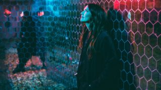 Hit Anny K. Údolí včel má nový videoklip. Silnému textu dává další milý rozměr