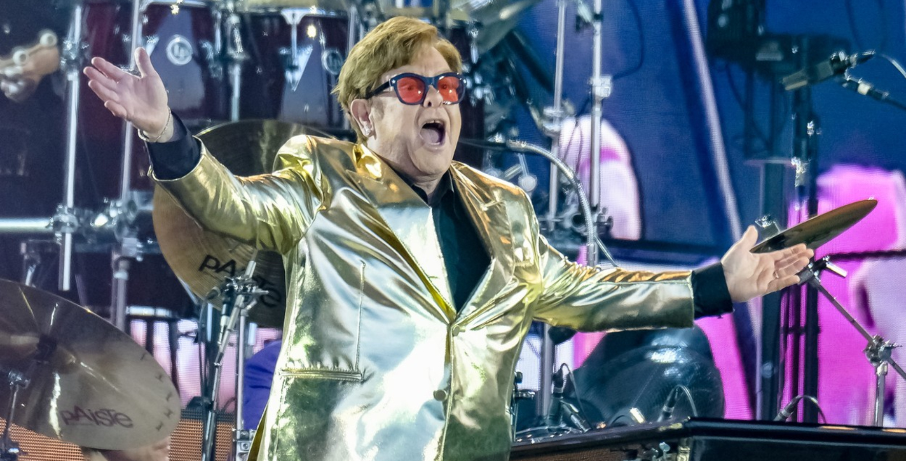 Elton John otevřeně o&nbsp;smrti i&nbsp;rodině! Zpěvák prozradil, co chce mít na&nbsp;svém náhrobku