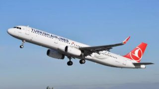 Pracoval u&nbsp;aerolinek přes třicet let. Teď dostal výpověď, protože upozornil na&nbsp;riziko modlení se za letu