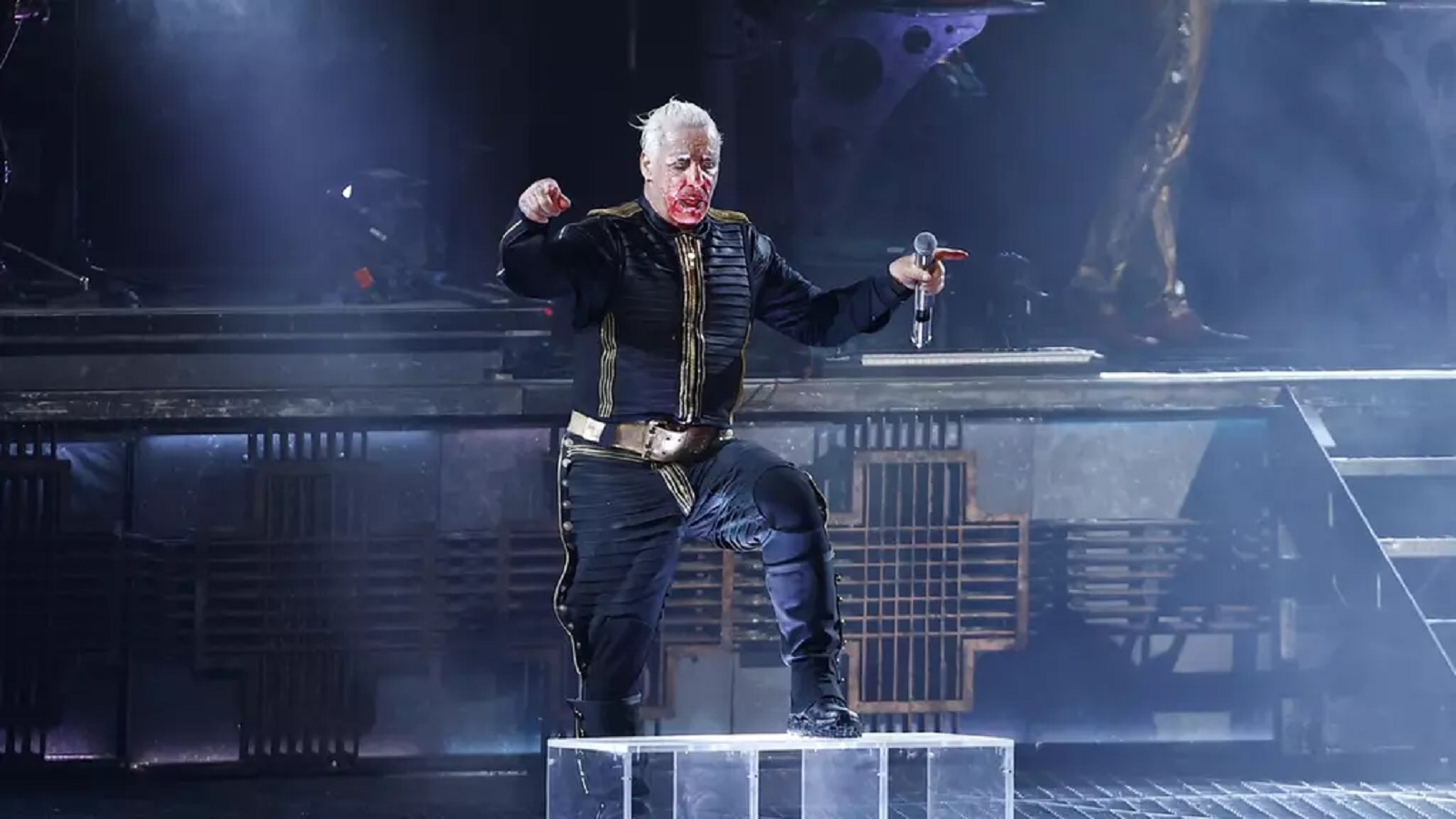 Nevinen? Prokuratura zastavila vyšetřování zpěváka skupiny Rammstein