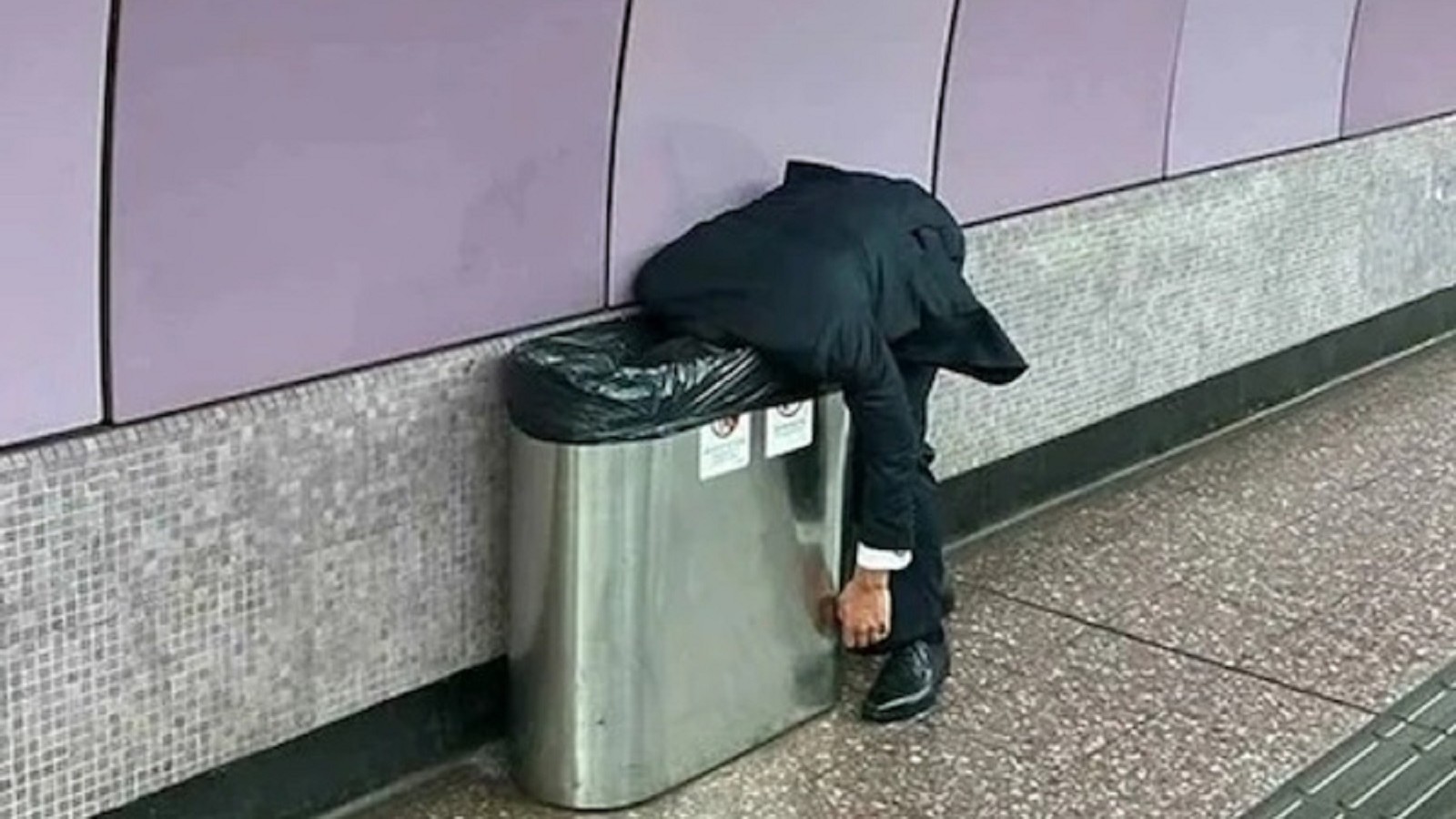 Několik fotek, které dokazují, že MHD představuje extrémně bizarní místo