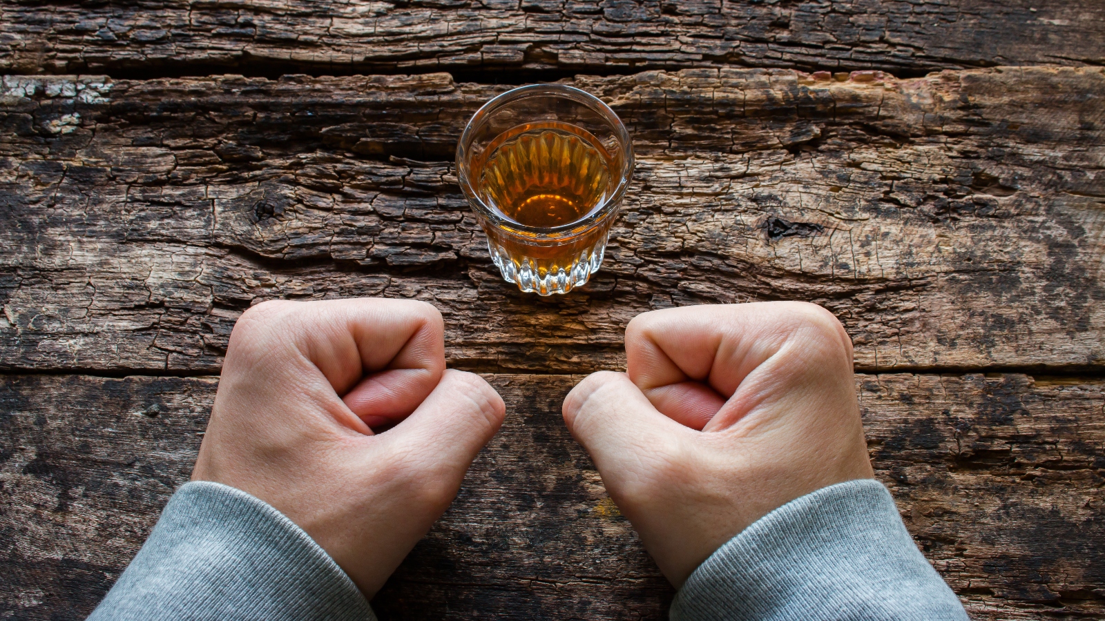 Po létě to chce detox. Začněte s omezením alkoholu. Těchto pár rad vám s tím pomůže