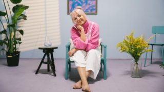 S rodinou a&nbsp;nejlepšími kamarády. Anna Julie Slováčková vydává nejosobnější píseň