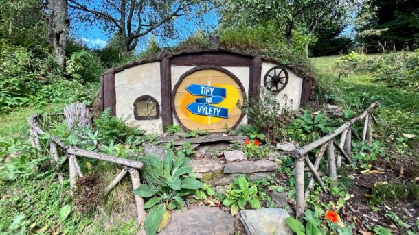 Abyste nahlédli do světa Pána prstenů, nemusíte až na&nbsp;Nový Zéland. Stačí vyrazit do Českého Hobitína v&nbsp;Orlických horách