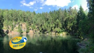 Lom u&nbsp;Trhové Kamenice je přímo ráj pro&nbsp;extrémní potápěče, kteří milují koupání pod ledem