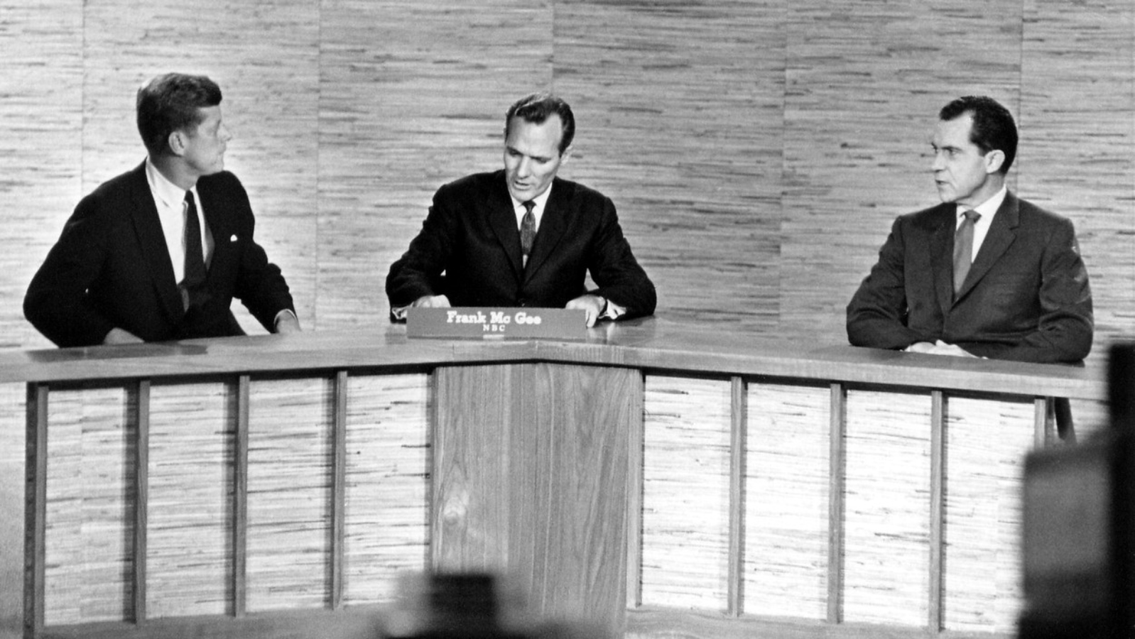 26.&nbsp;září se konala první televizní politická debata. Síla obrazu s&nbsp;výsledky voleb v&nbsp;USA zatočila