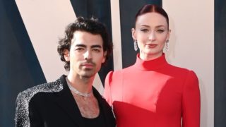 Rozvod? No a&nbsp;co! Herečka Sophie Turner si užívá divoké party v&nbsp;Londýně