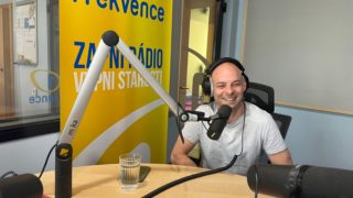 Vojta Záveský alias Vojtaano: Nebudu si hrát v&nbsp;písničkách na&nbsp;romantika, když jím nejsem