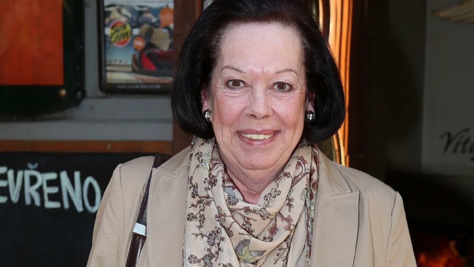 Smutná zpráva. Zemřela zpěvačka Yvonne Přenosilová