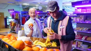 Na české poměry úplně něco jiného. Seriál Banáni diváky baví