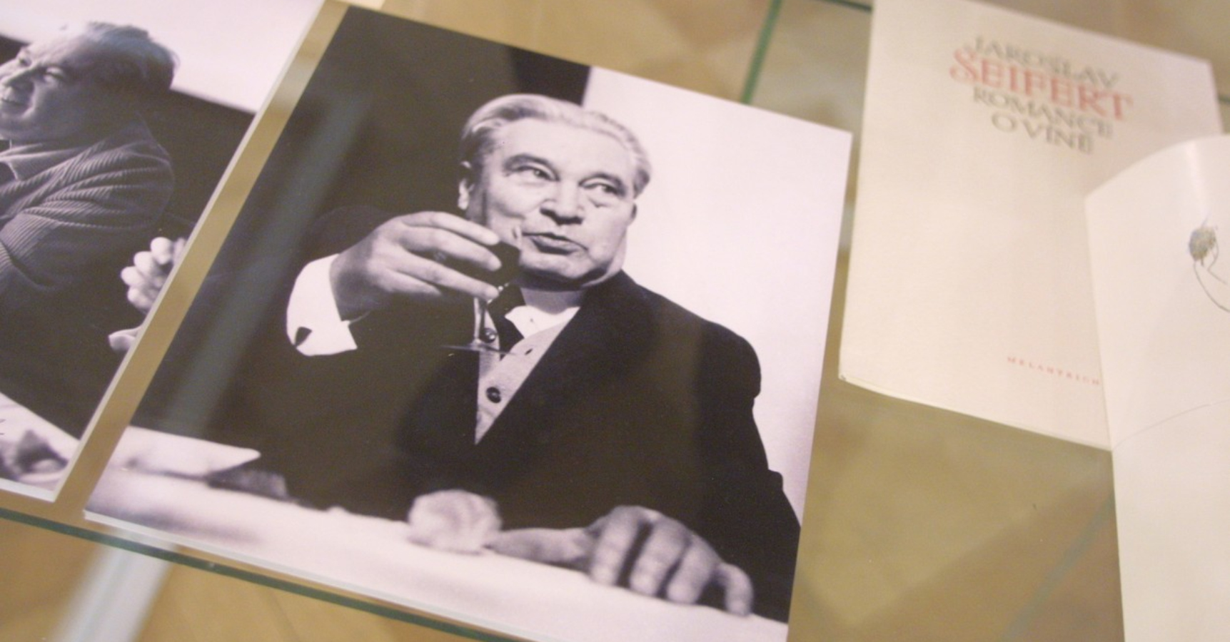11.&nbsp;října získal básník Jaroslav Seifert Nobelovu cenu za literaturu