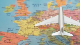 Zaměstnanec ze zásady odmítl rychlejší cestu letadlem. Nyní mu za to hrozí vyhazov