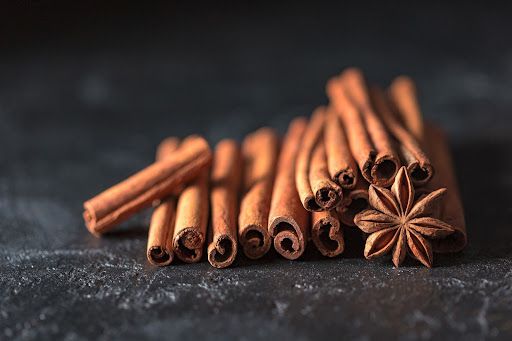 Cinnamon girl: dámské parfémy se skořicovým akordem