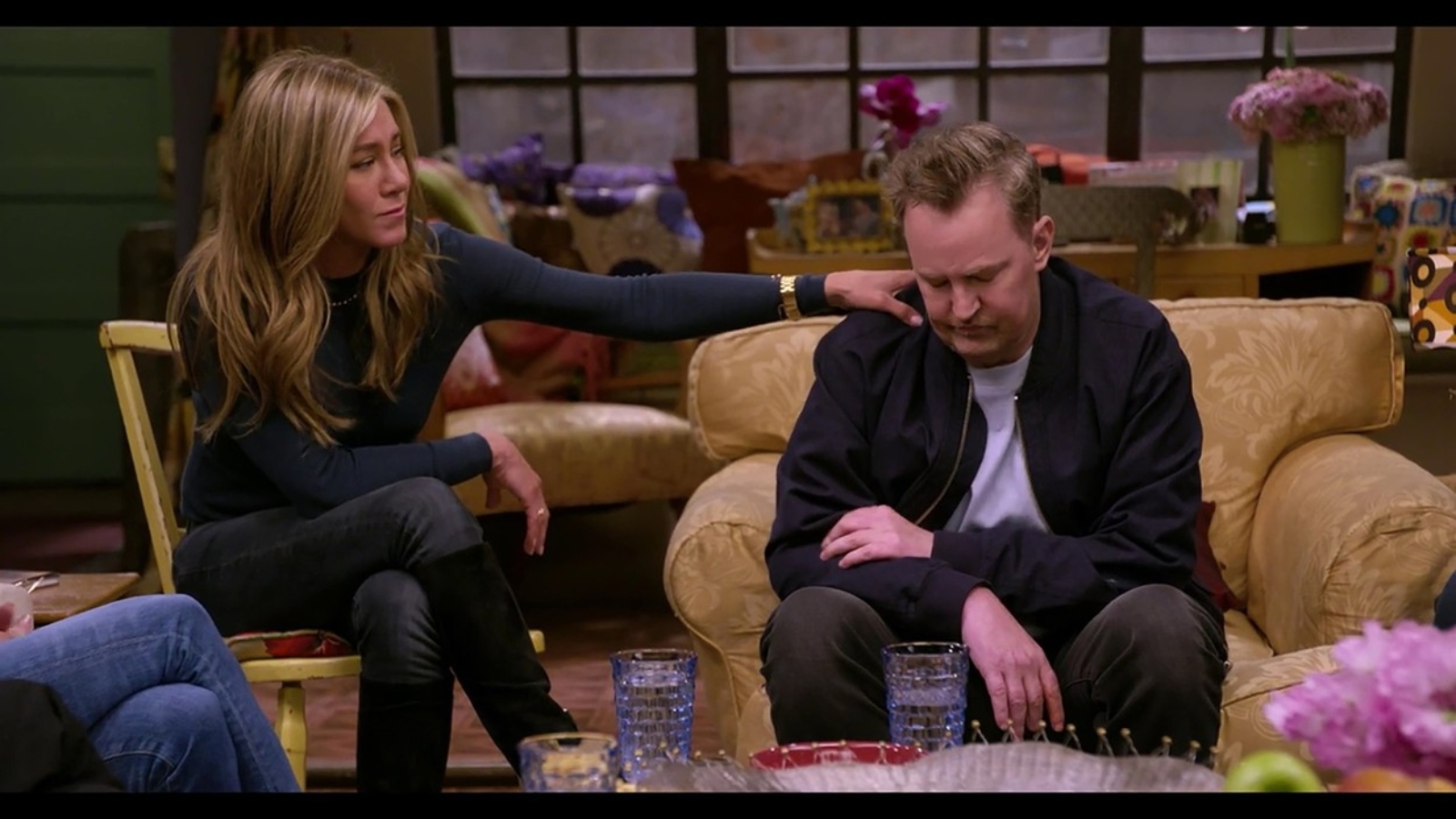Ze smrti kamaráda se nemůže vzpamatovat. Jennifer Aniston byla pro Matthewa Perryho oporou