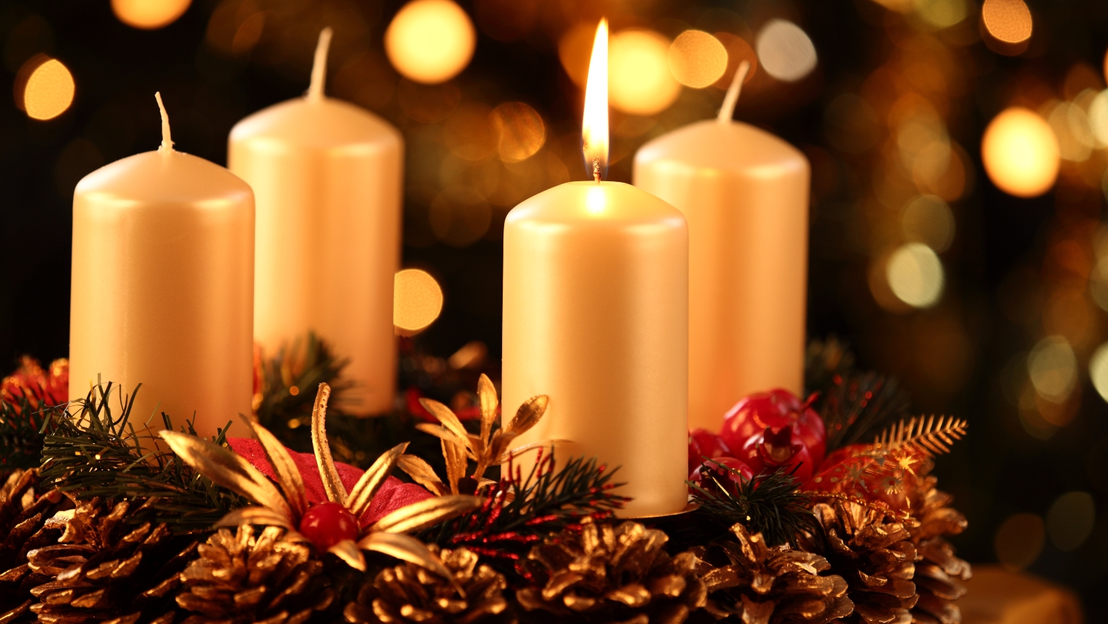 Adventní věnec podle tradice: Co která svíčka znamená a&nbsp;jak má správně vypadat?