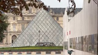 Prý to byla jenom hra: Policie zadržela třináctiletého chlapce, který měl na&nbsp;svědomí stovky bombových výhružek