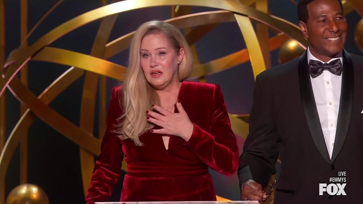 Christina Applegate bojuje s roztroušenou sklerózou. Bolestivé příznaky ji někdy připoutají na lůžko