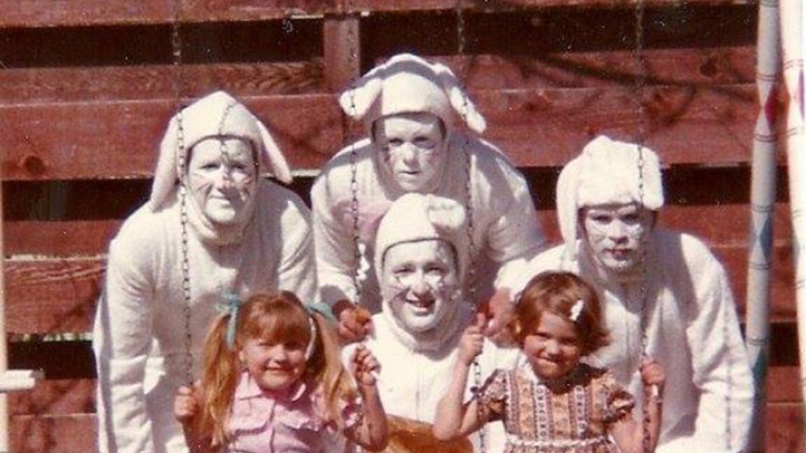 GALERIE: Několik extrémně bizarních velikonočních fotografií