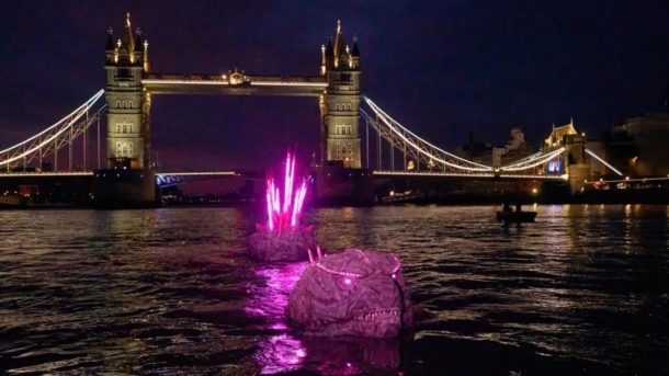 Residents of London in shock!  Godzilla and Kong spotted in the river