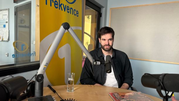 Jonáš Ledecký: Obrazy mám raději barevné, ale komiks kreslím po staru tužkou na papír