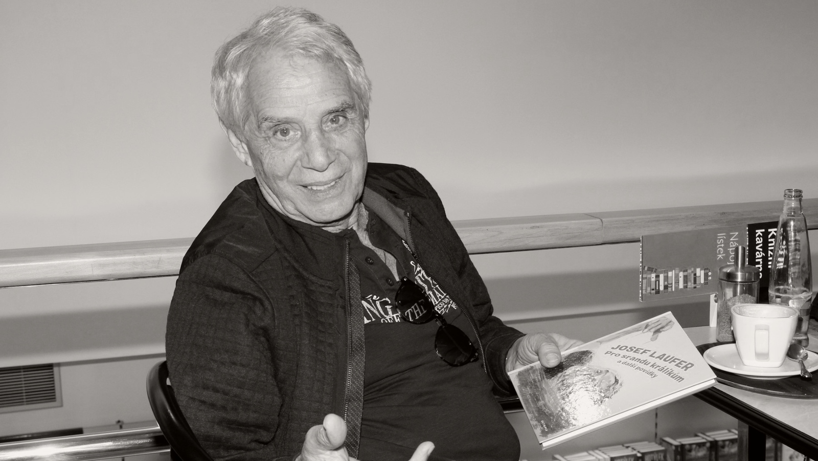 Zemřel Josef Laufer (†84). Poslední čtyři roky byl v&nbsp;umělém spánku, přátelé k&nbsp;němu nesměli