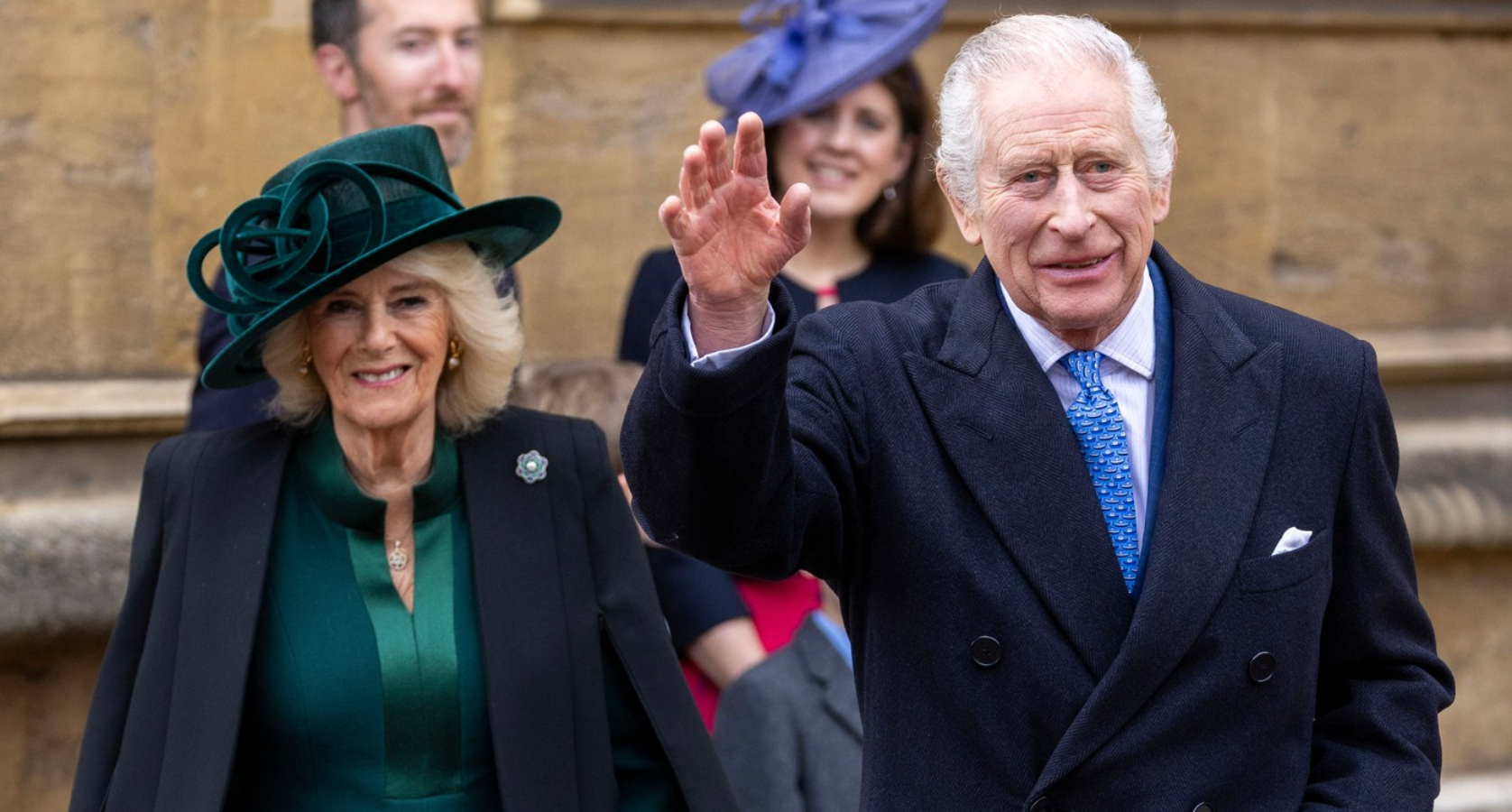 Král Karel III. se objevil na&nbsp;veřejnosti. Vyrazil v&nbsp;doprovodu Camilly na&nbsp;velikonoční bohoslužbu