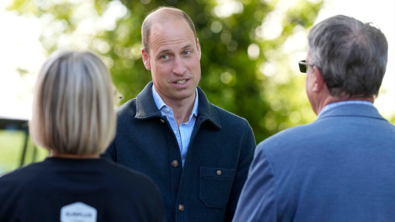 Princ William se vrátil ke královským povinnostem a&nbsp;poprvé se od diagnózy Kate objevil na&nbsp;veřejnosti